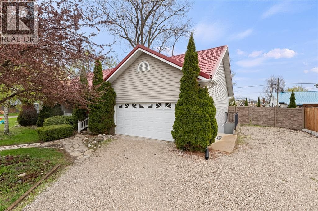 1970 ORCHARD AVENUE, Sarnia — photo 3