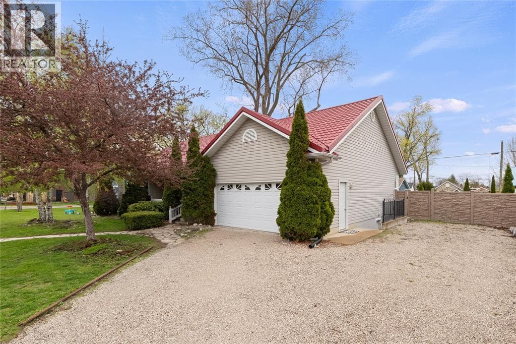 1970 ORCHARD AVENUE, Sarnia — photo 4