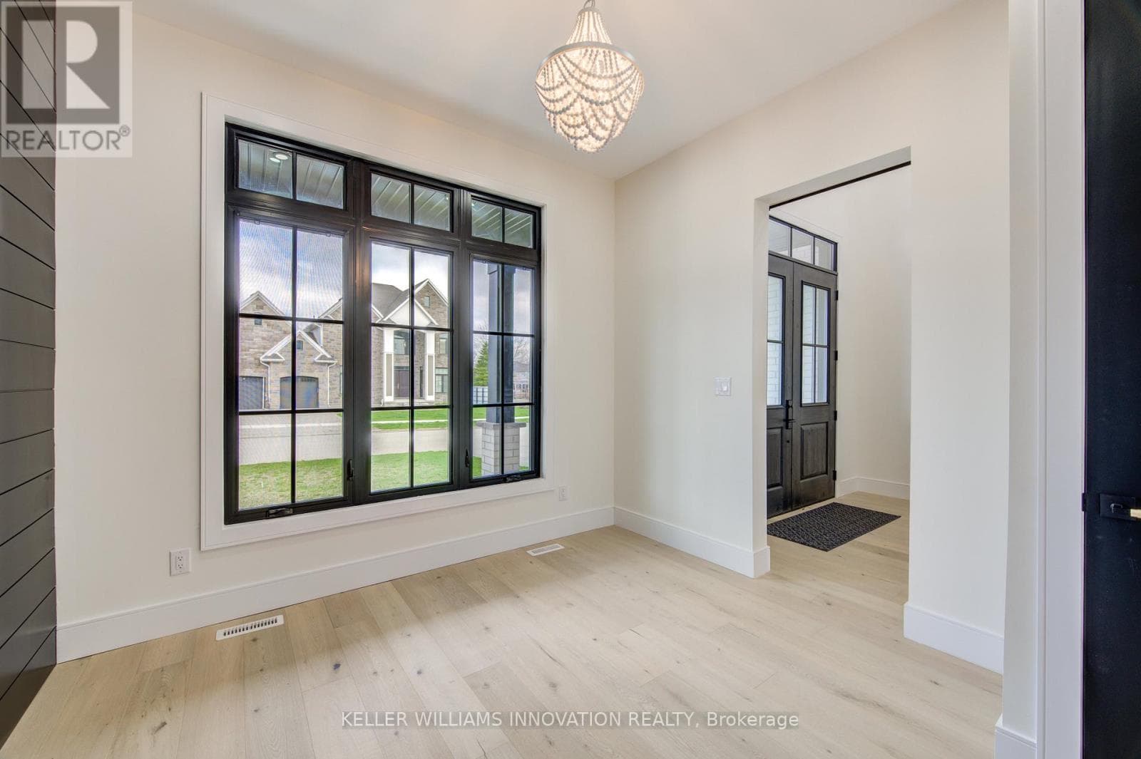 8 EDGEVIEW CRESCENT, Toronto — photo 5