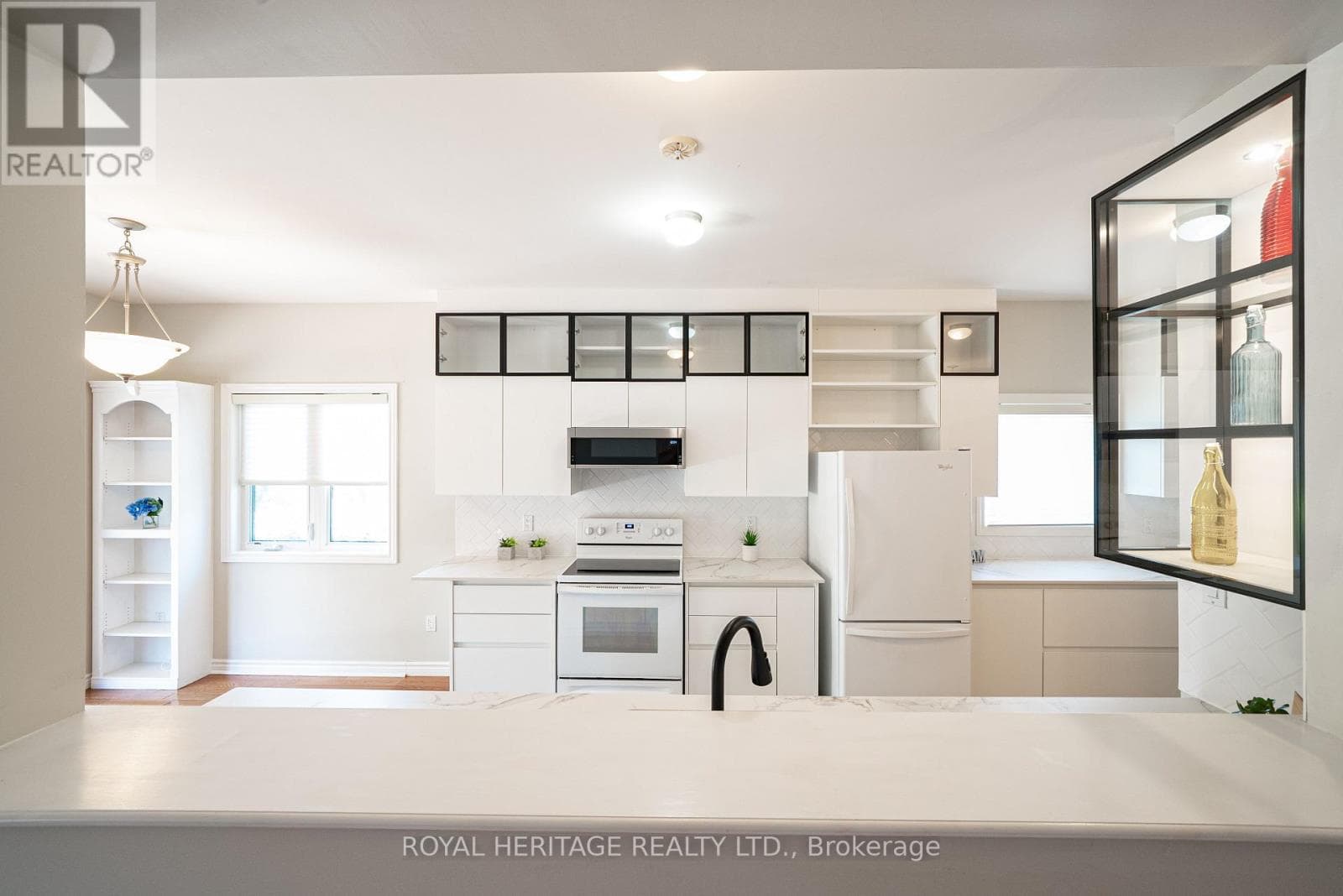 58 ELMDALE DRIVE, Central Lakes — photo 4