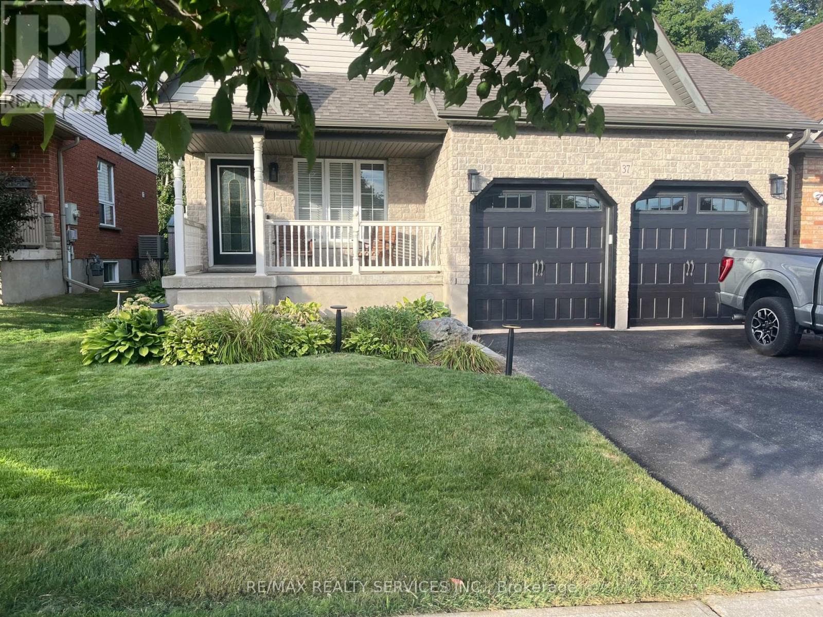 37 ABBEY ROAD, Toronto — photo 2