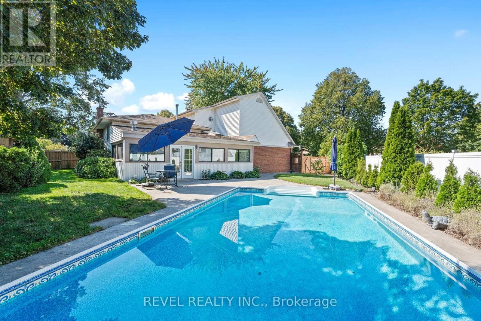 36 CAMBRIA DRIVE in 