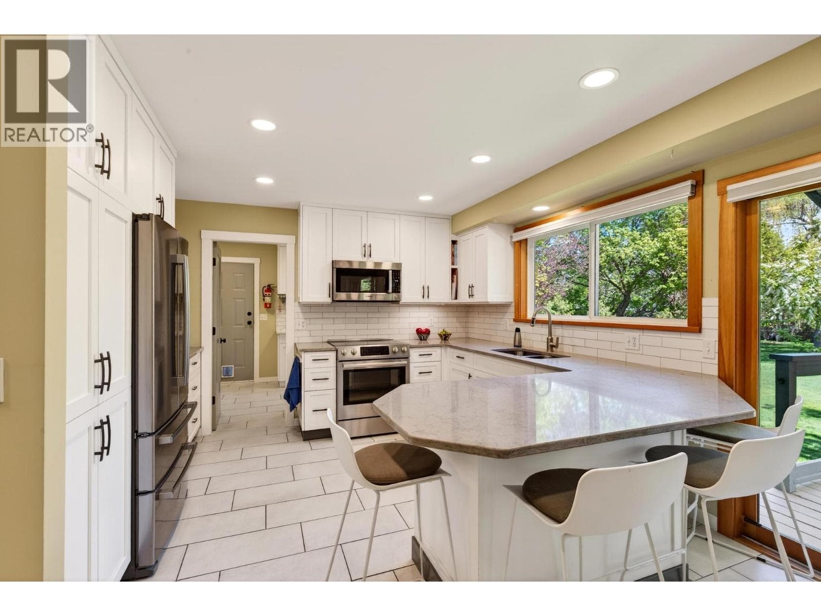 4621 PARKRIDGE DRIVE, Interior REALTORS® — photo 5