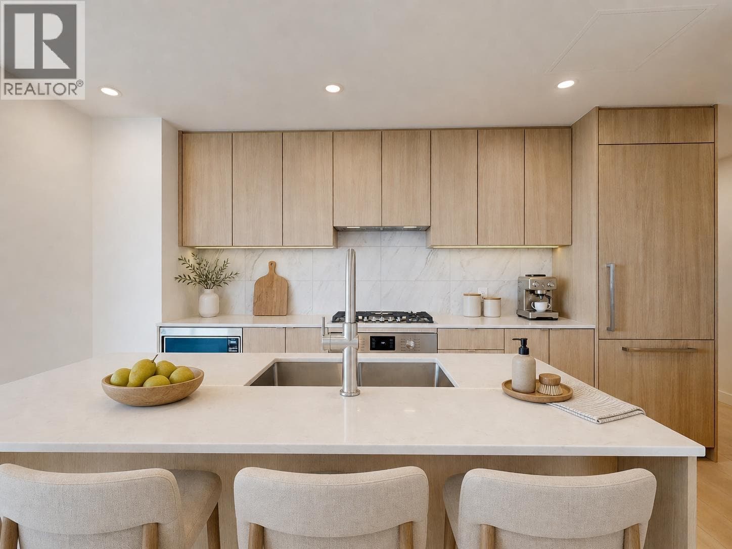 902 626 CLAREMONT STREET, Greater Vancouver — photo 4