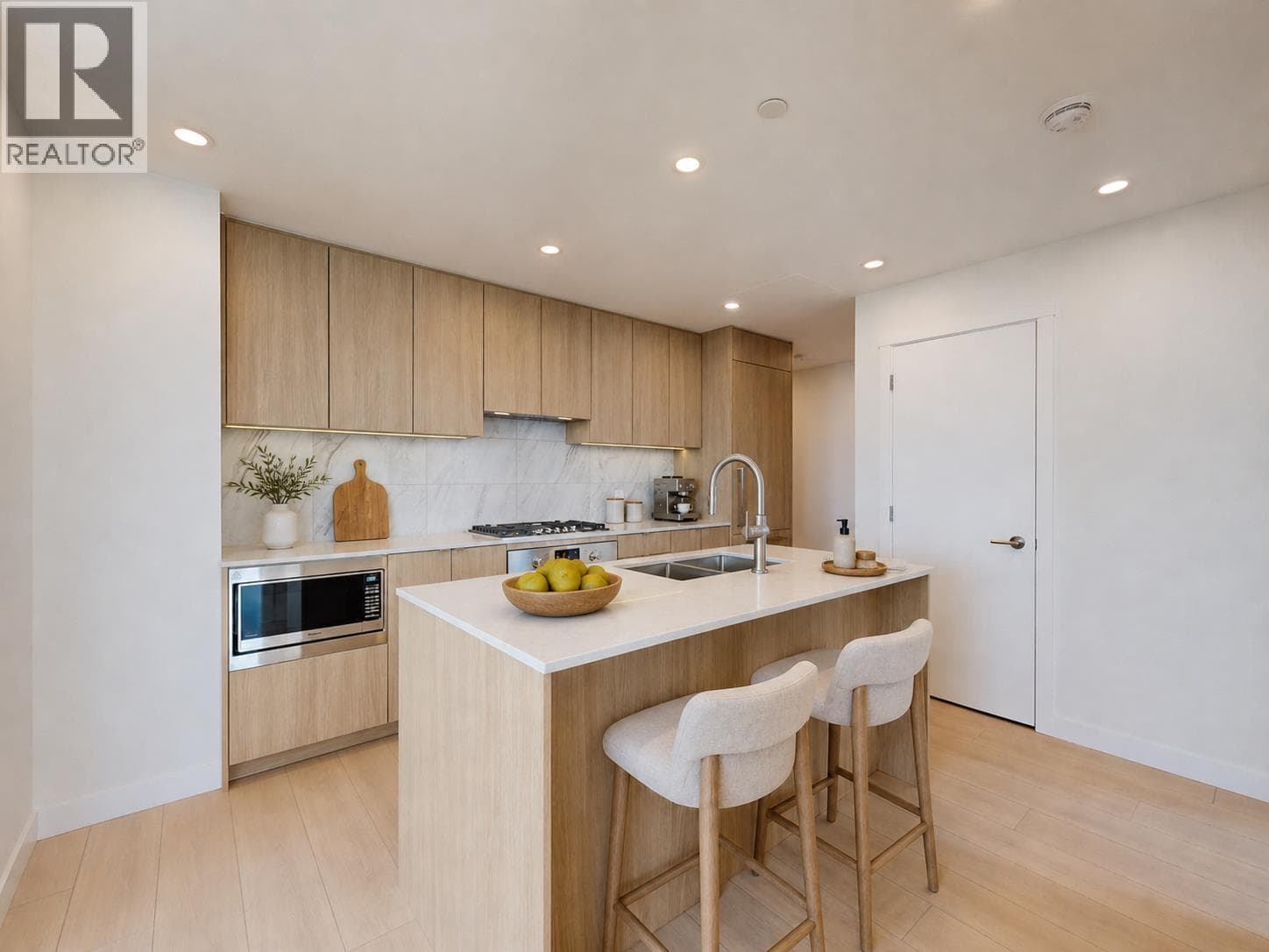 902 626 CLAREMONT STREET, Greater Vancouver — photo 5