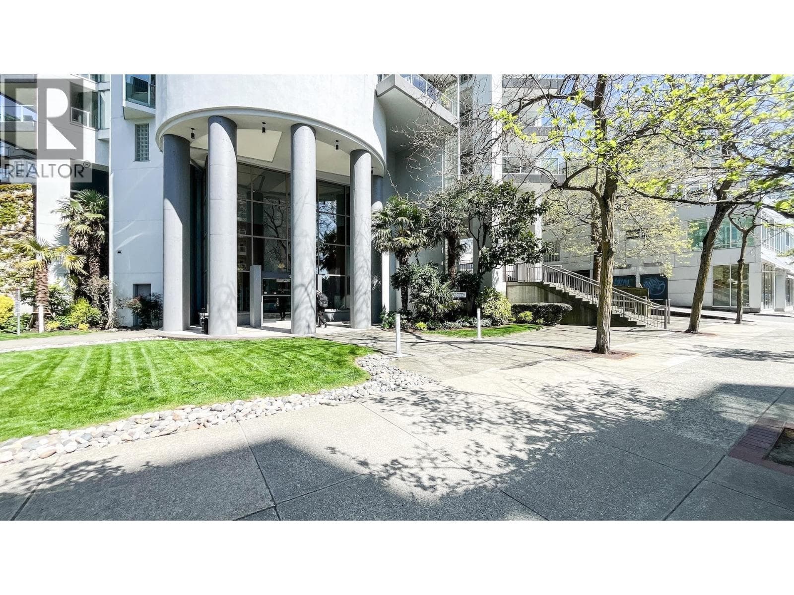 701 120 W 2ND STREET, Greater Vancouver — photo 3