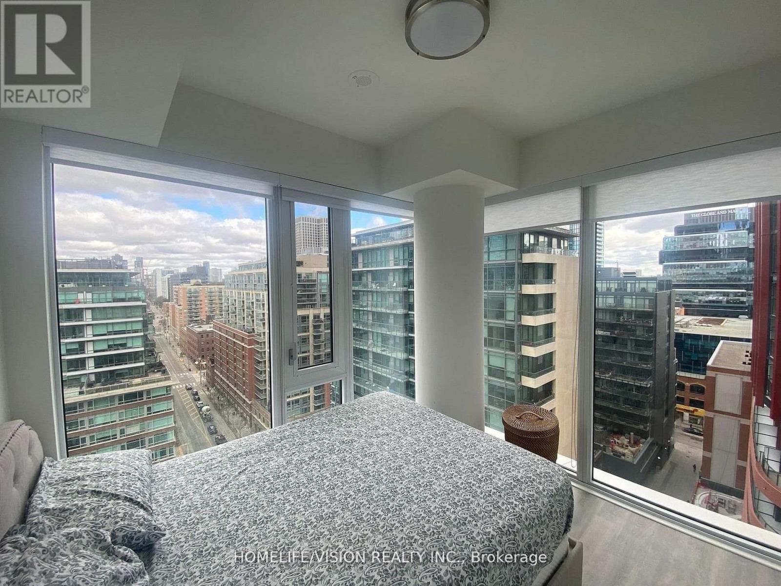 1418 - 158 FRONT STREET E, Toronto — photo 5