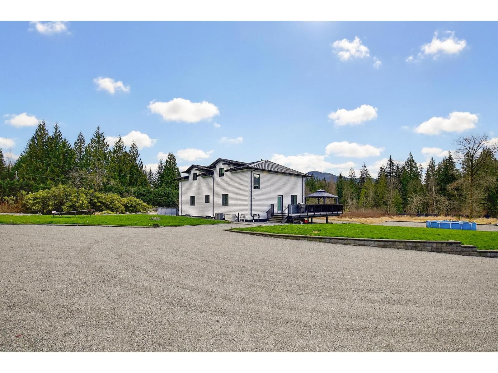 12629 PILGRIM STREET, Fraser Valley — photo 3