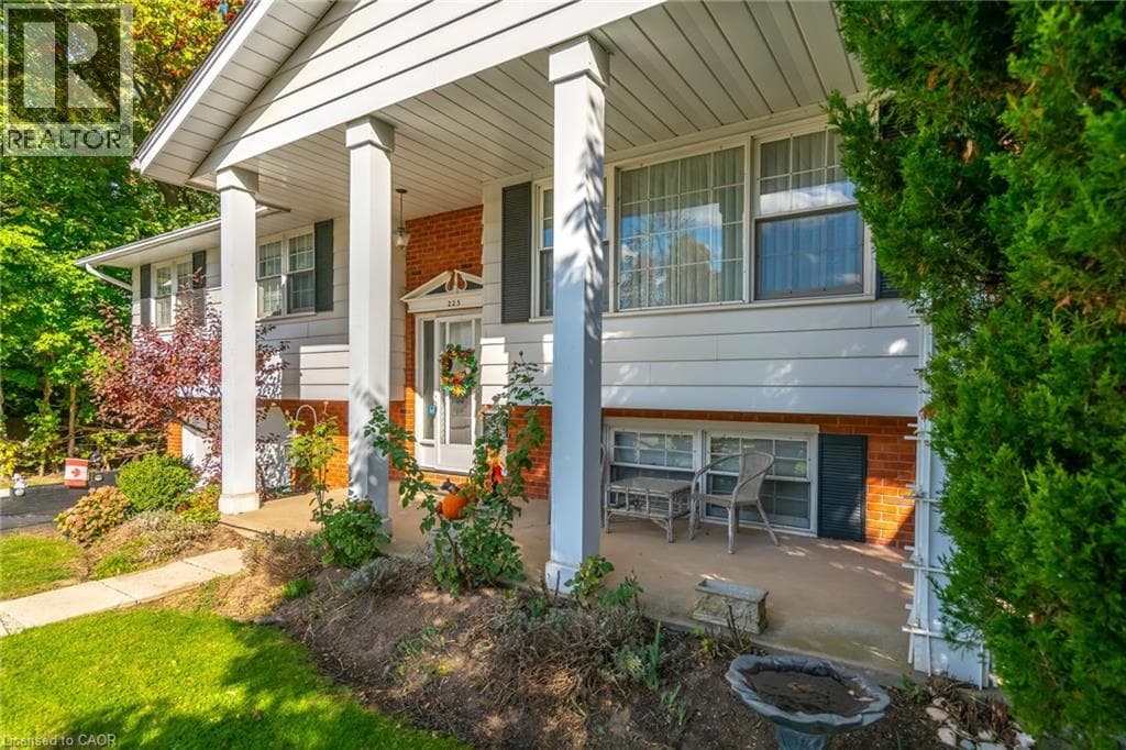 225 ANNE STREET in 