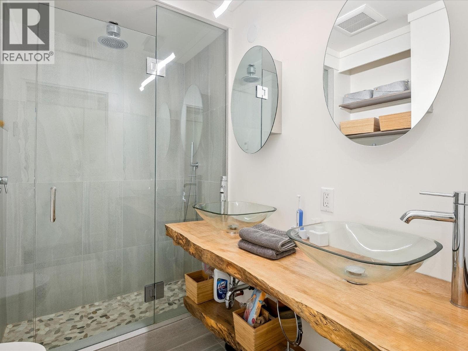1 2130 SARAJEVO DRIVE, Greater Vancouver — photo 3