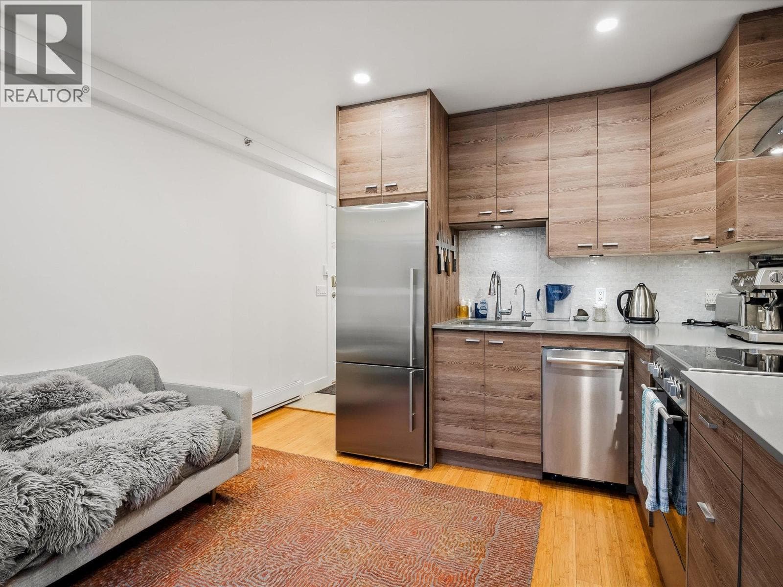 1 2130 SARAJEVO DRIVE, Greater Vancouver — photo 2