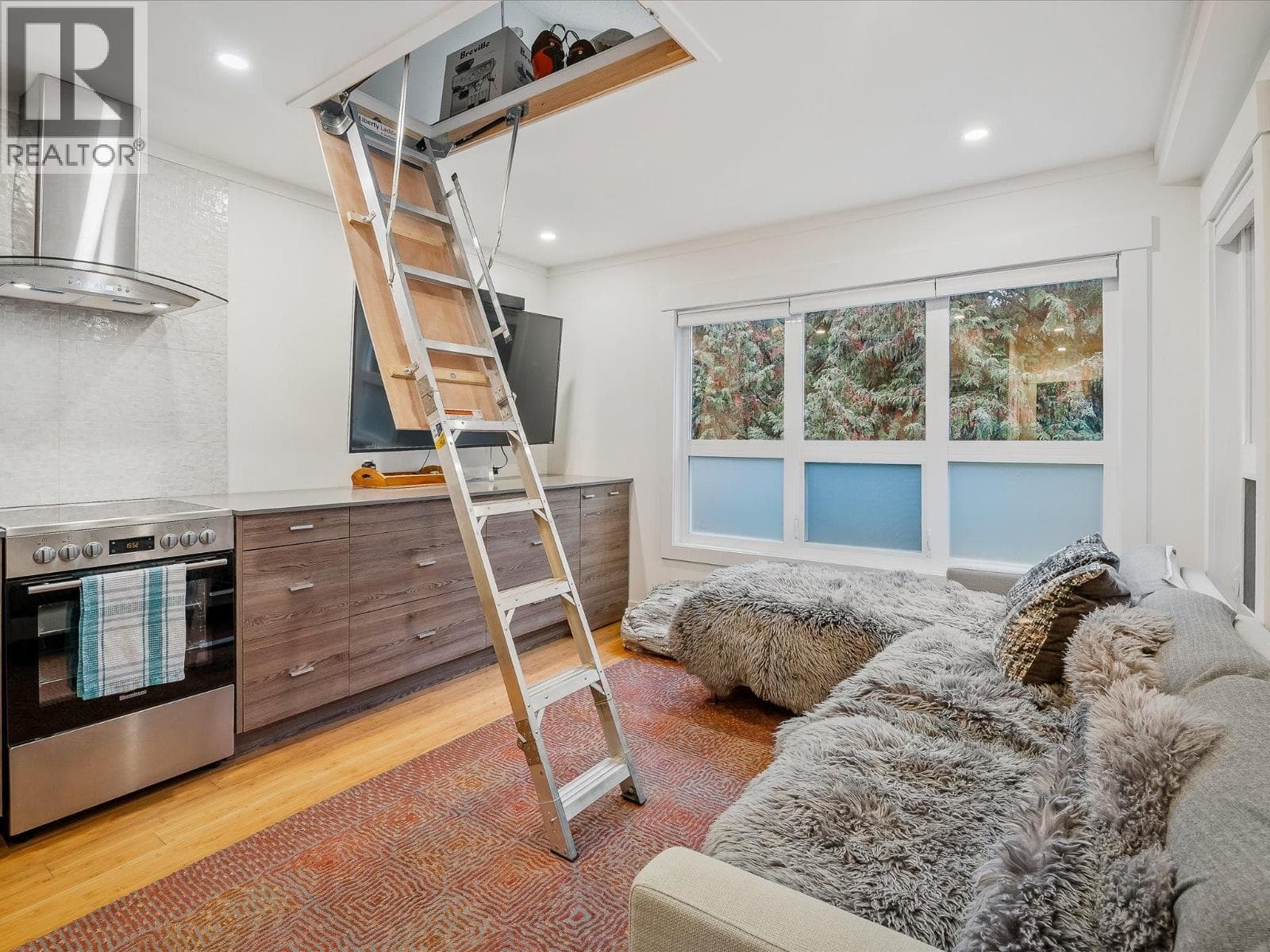 1 2130 SARAJEVO DRIVE, Greater Vancouver — photo 4