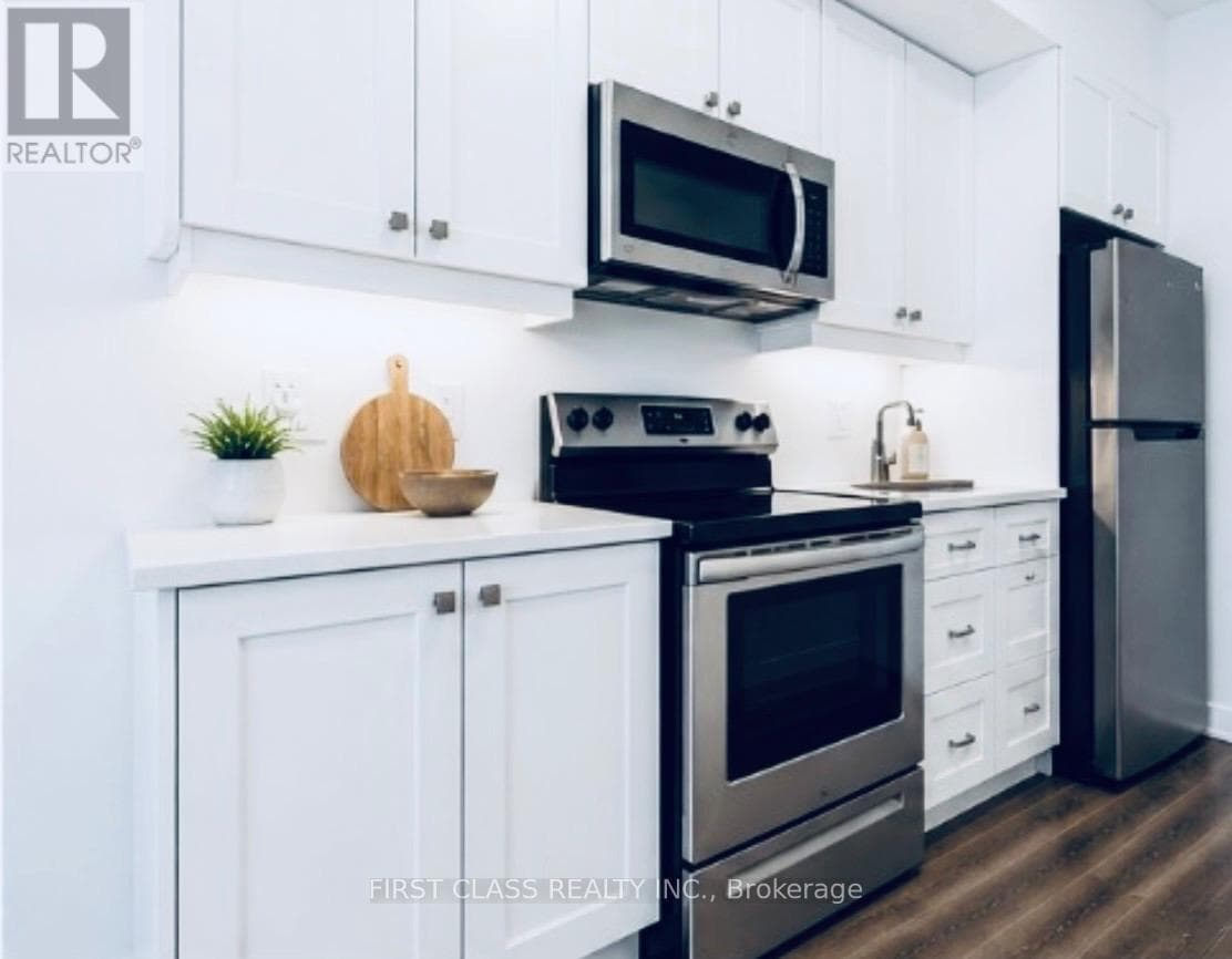330 - 50 LAKEBREEZE DRIVE, Toronto — photo 2