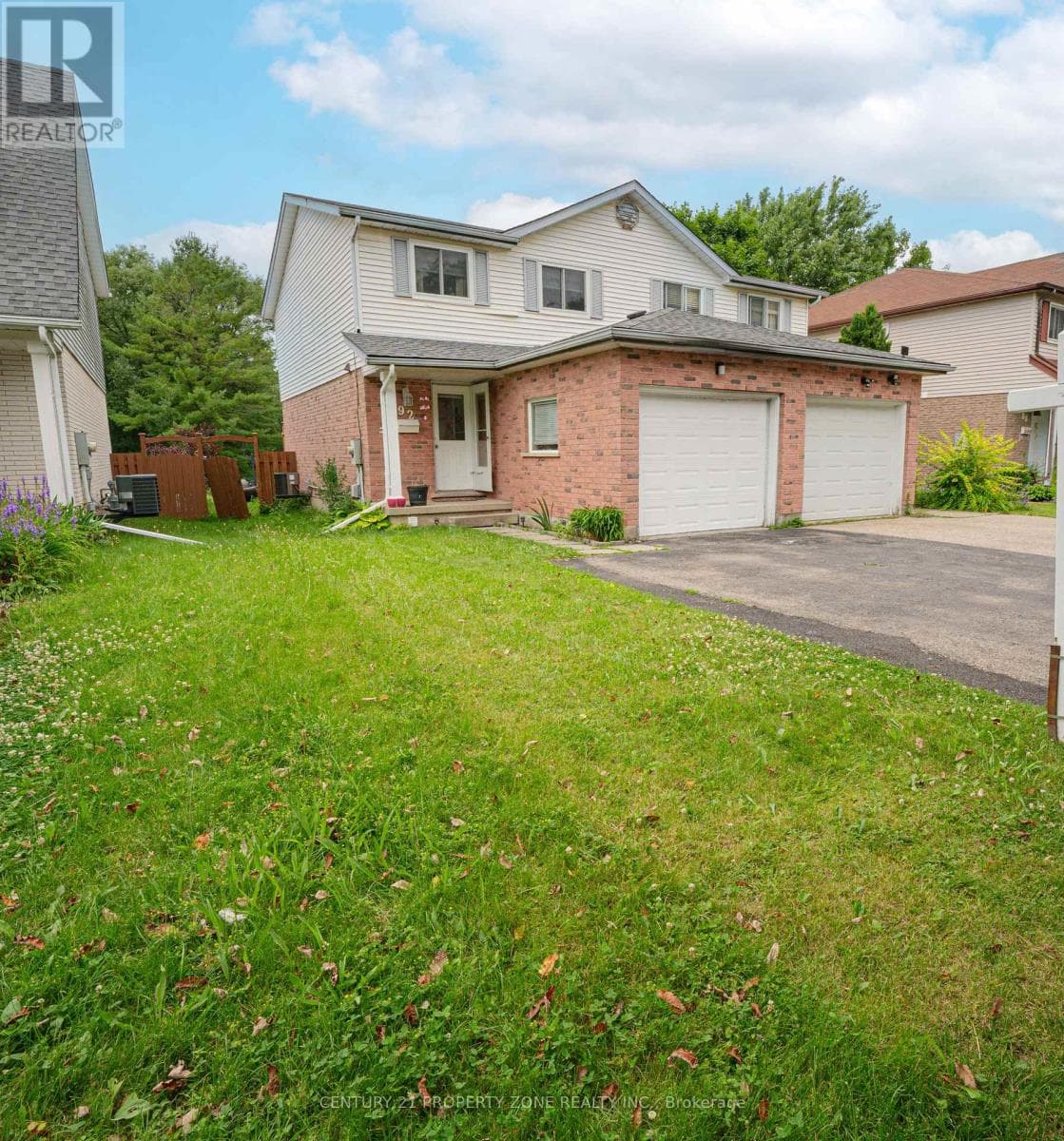 92 HIGHLAND CRESCENT, Toronto — photo 2