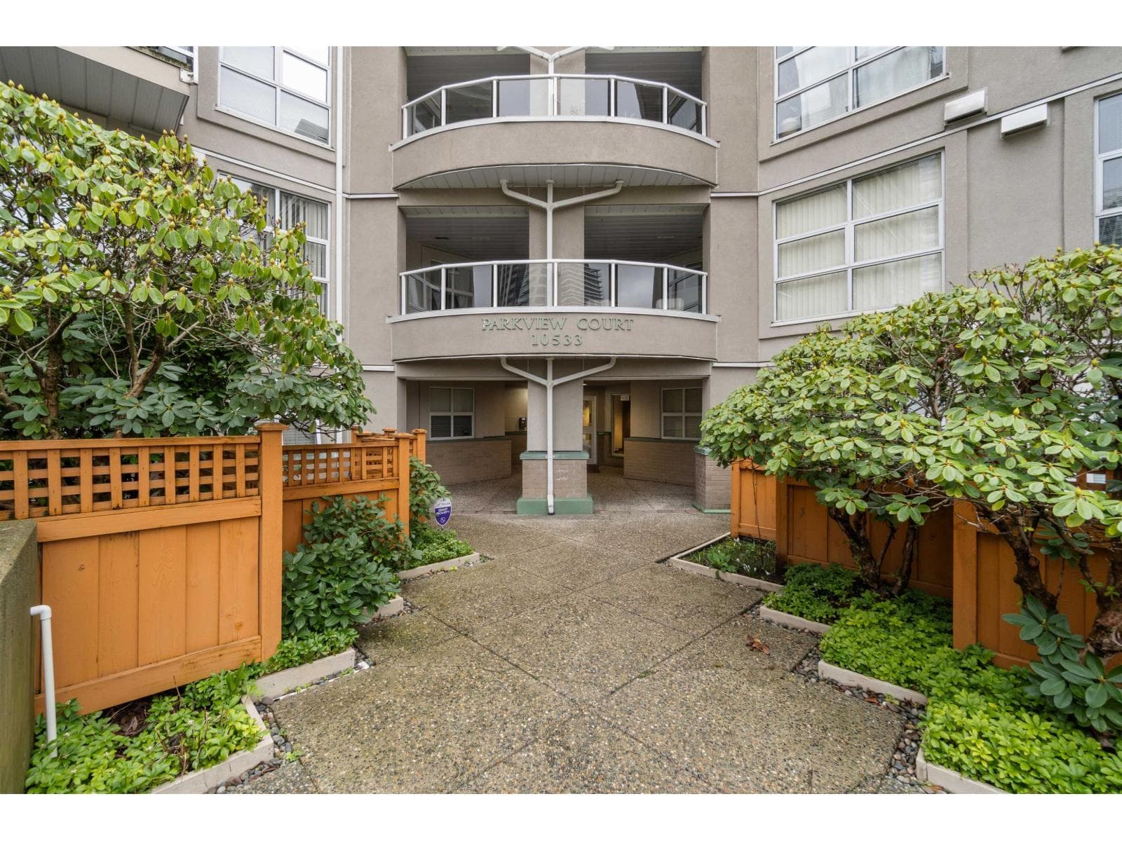 401 10533 UNIVERSITY DRIVE, Fraser Valley — photo 2