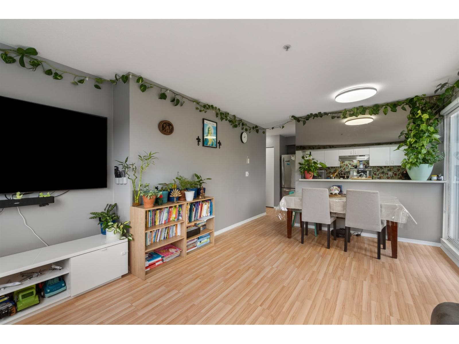 401 10533 UNIVERSITY DRIVE, Fraser Valley — photo 5