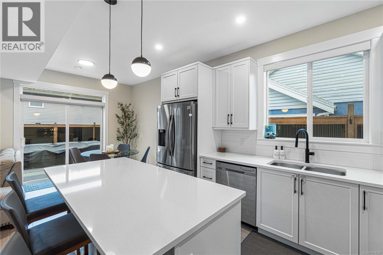 340 MILLSTONE AVENUE, Vancouver Island — photo 4