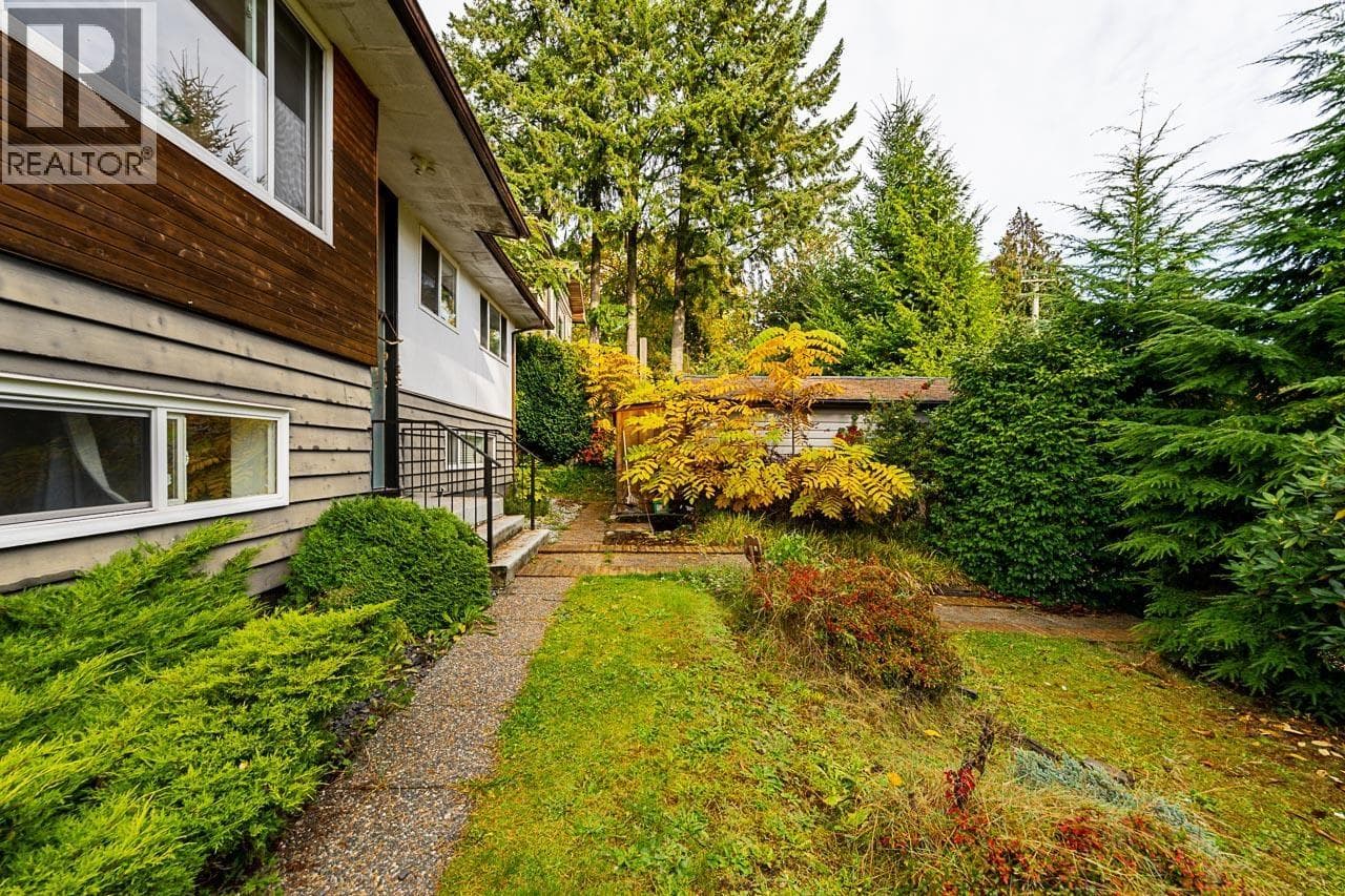 4377 MOUNTAIN HIGHWAY, Greater Vancouver — photo 3