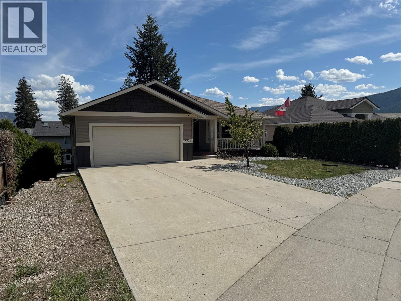 2049 Skyview Crescent in 
