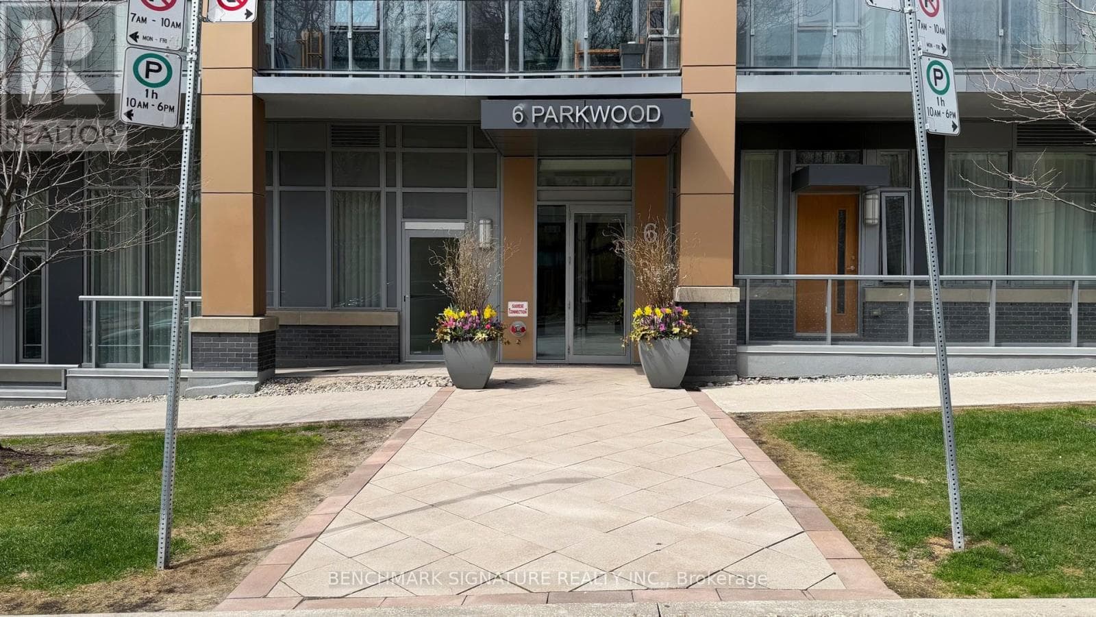 TH106 - 6 PARKWOOD AVENUE, Toronto — photo 3