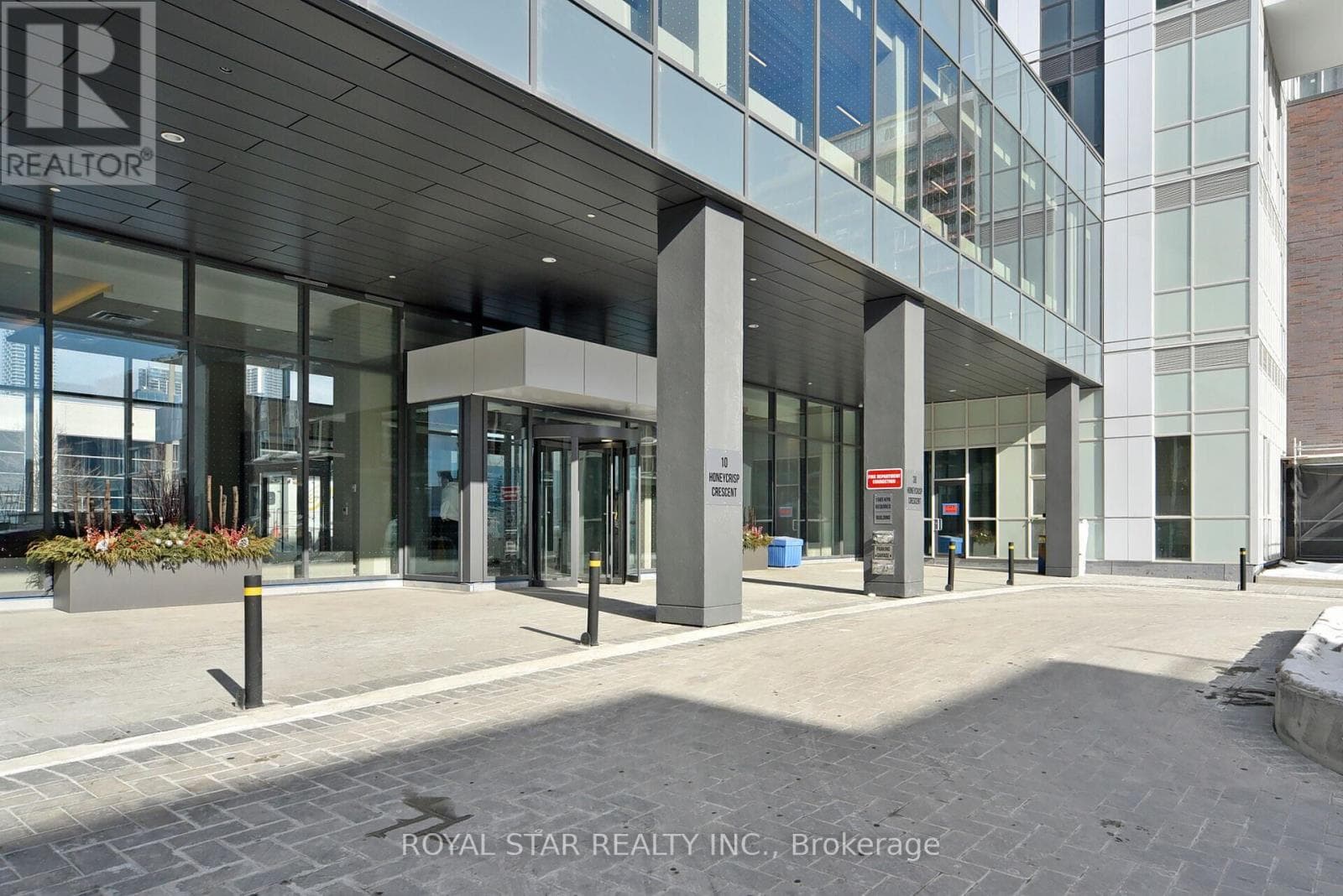909 - 10 HONEYCRISP CRESCENT, Toronto — photo 3