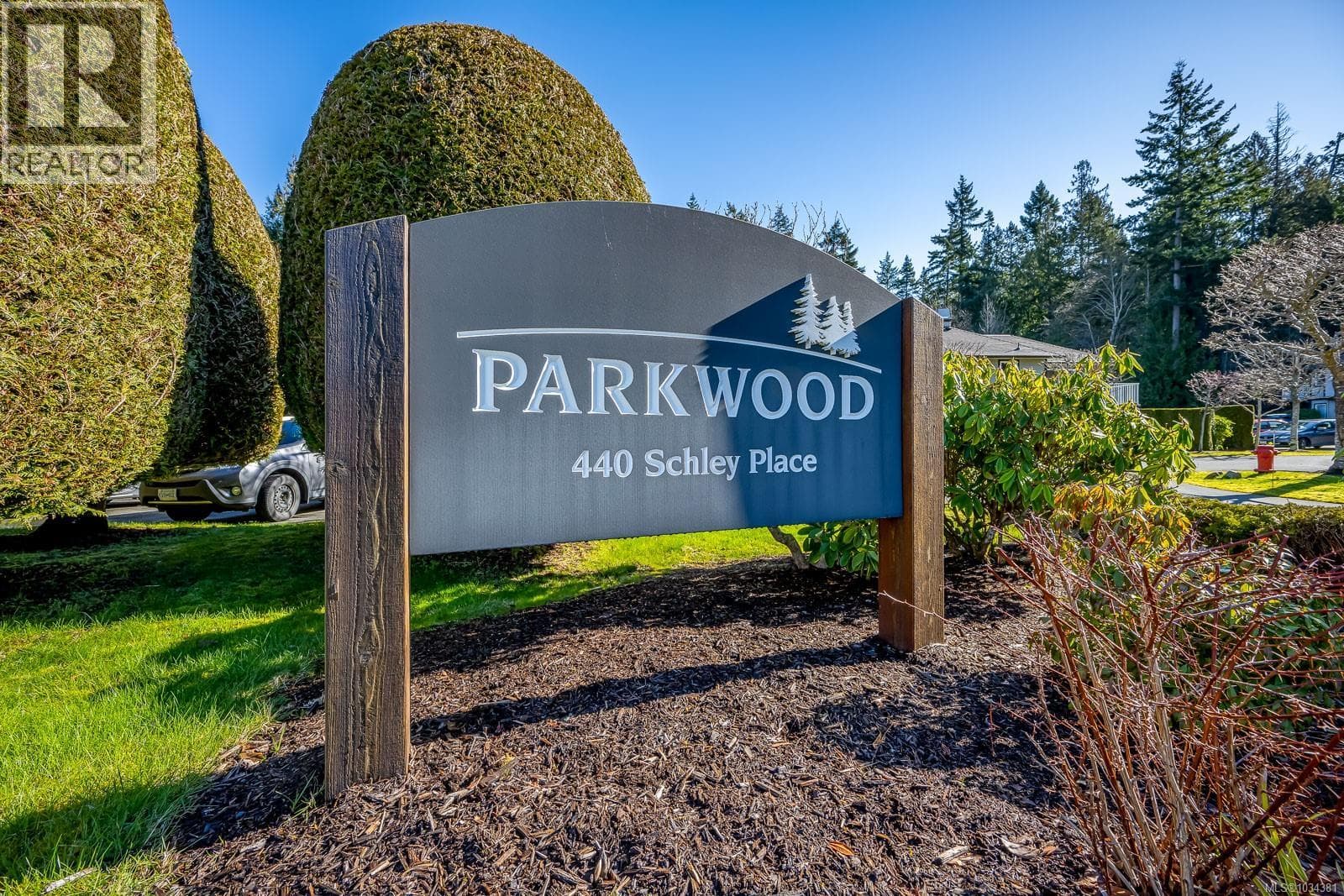 107 440 SCHLEY Pl, Vancouver Island — photo 2