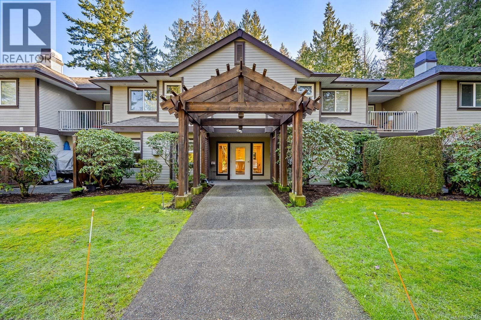 107 440 SCHLEY Pl in 