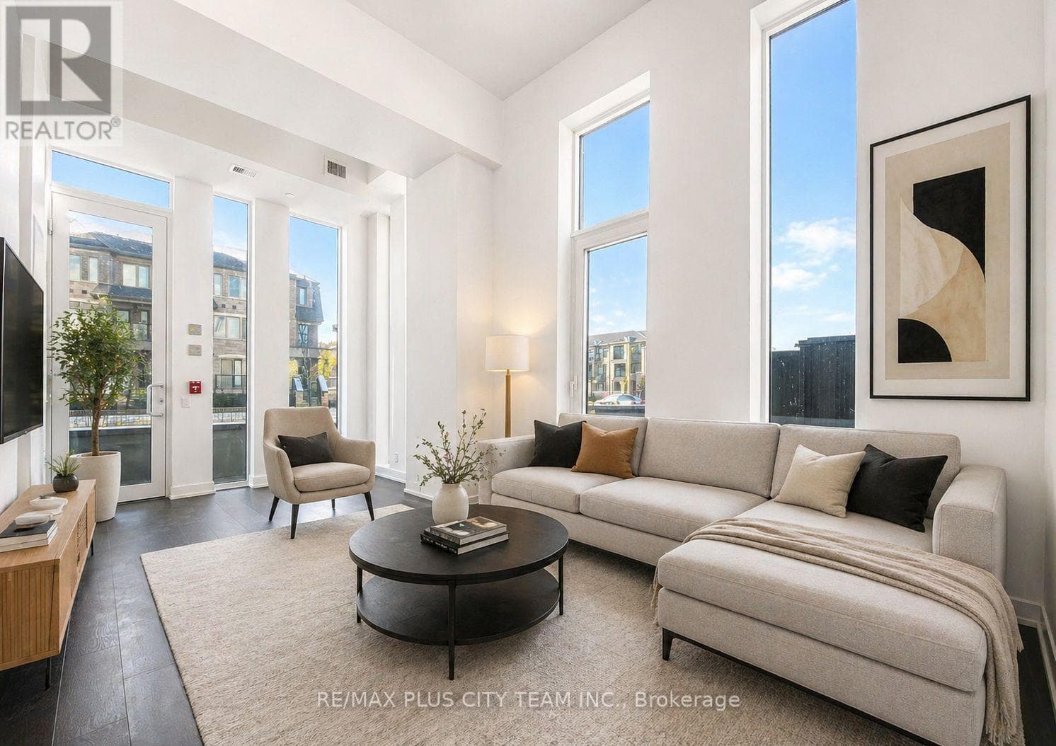 103 - 215 VETERANS DRIVE S, Toronto — photo 2
