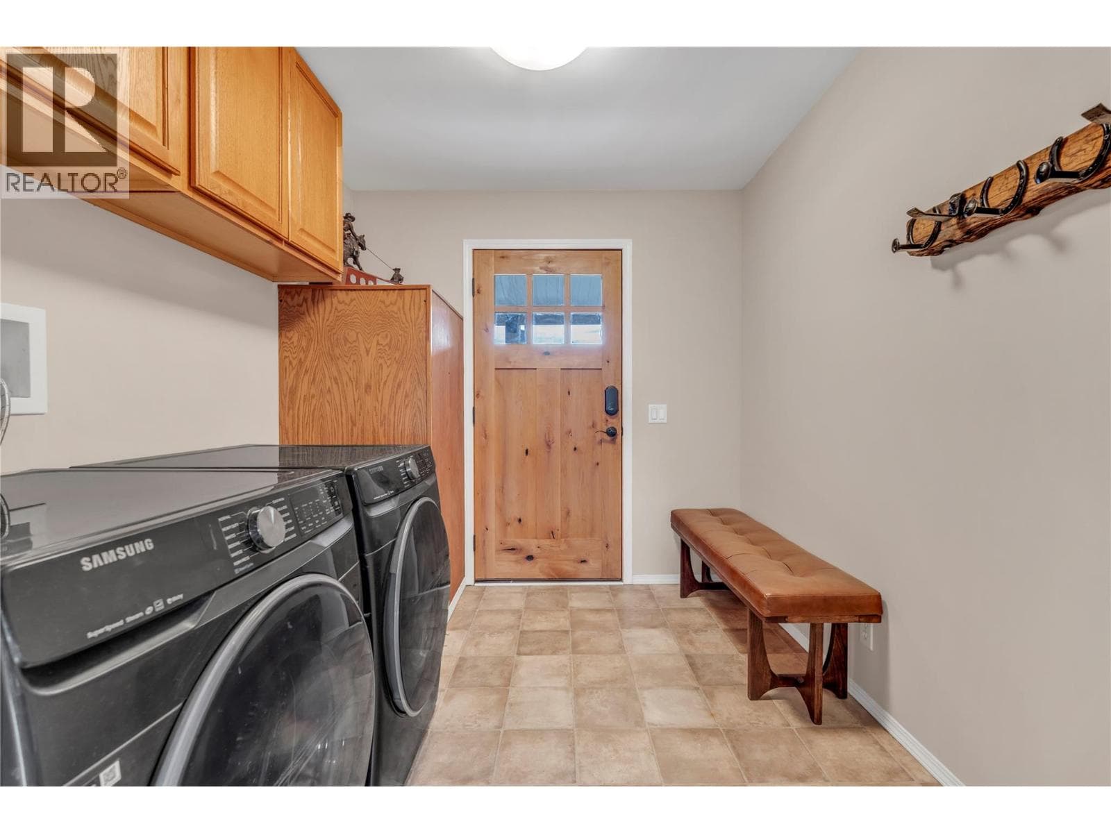 1911 Stewart Road, Interior REALTORS® — photo 4