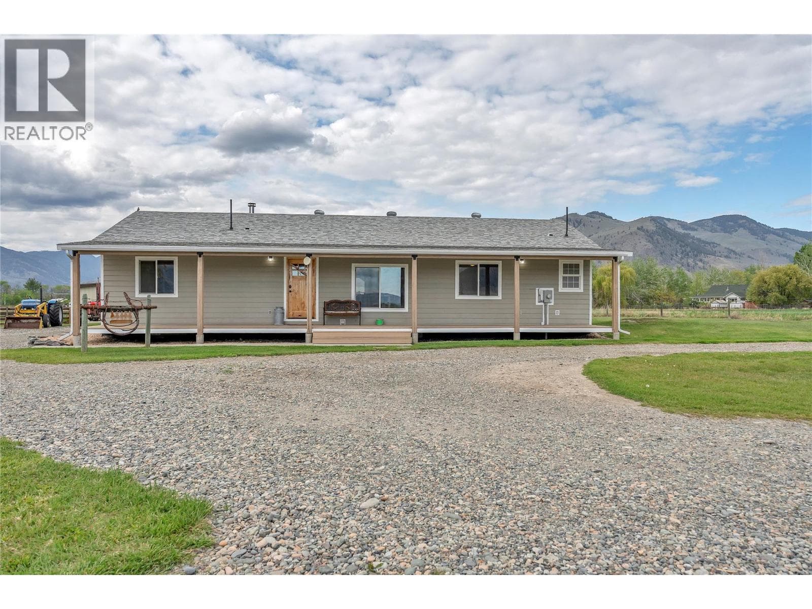 1911 Stewart Road, Interior REALTORS® — photo 3