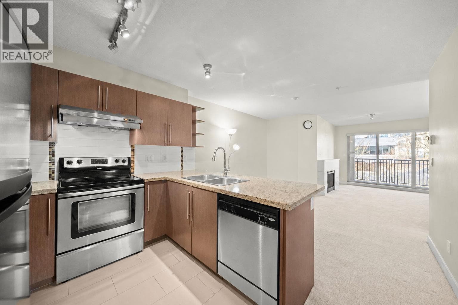 322 2088 BETA AVENUE, Greater Vancouver — photo 2