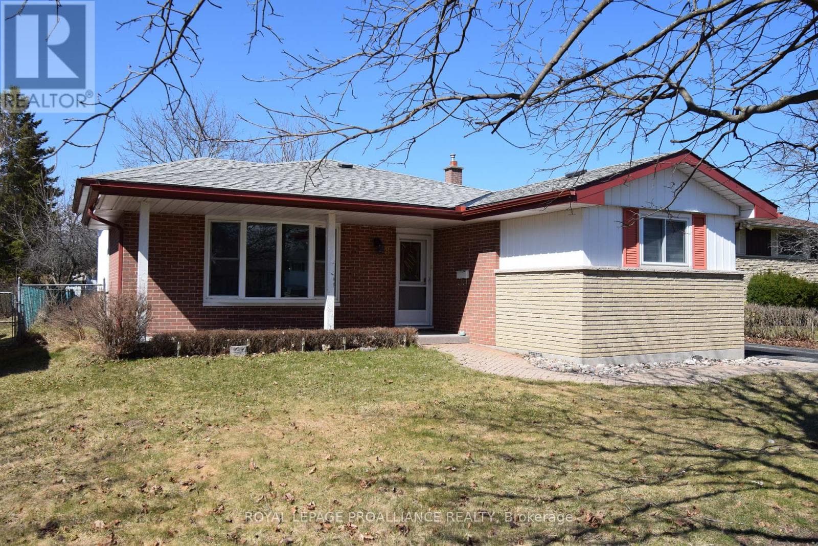 8 WALDEN CIRCLE in 