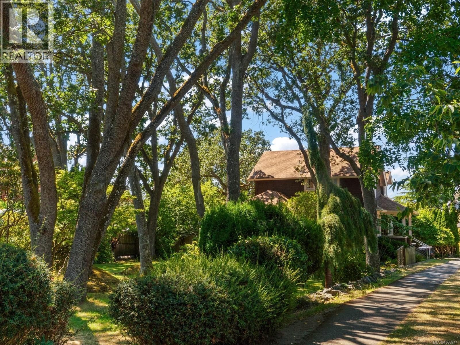 1353 CRAIGDARROCH ROAD, Victoria — photo 4
