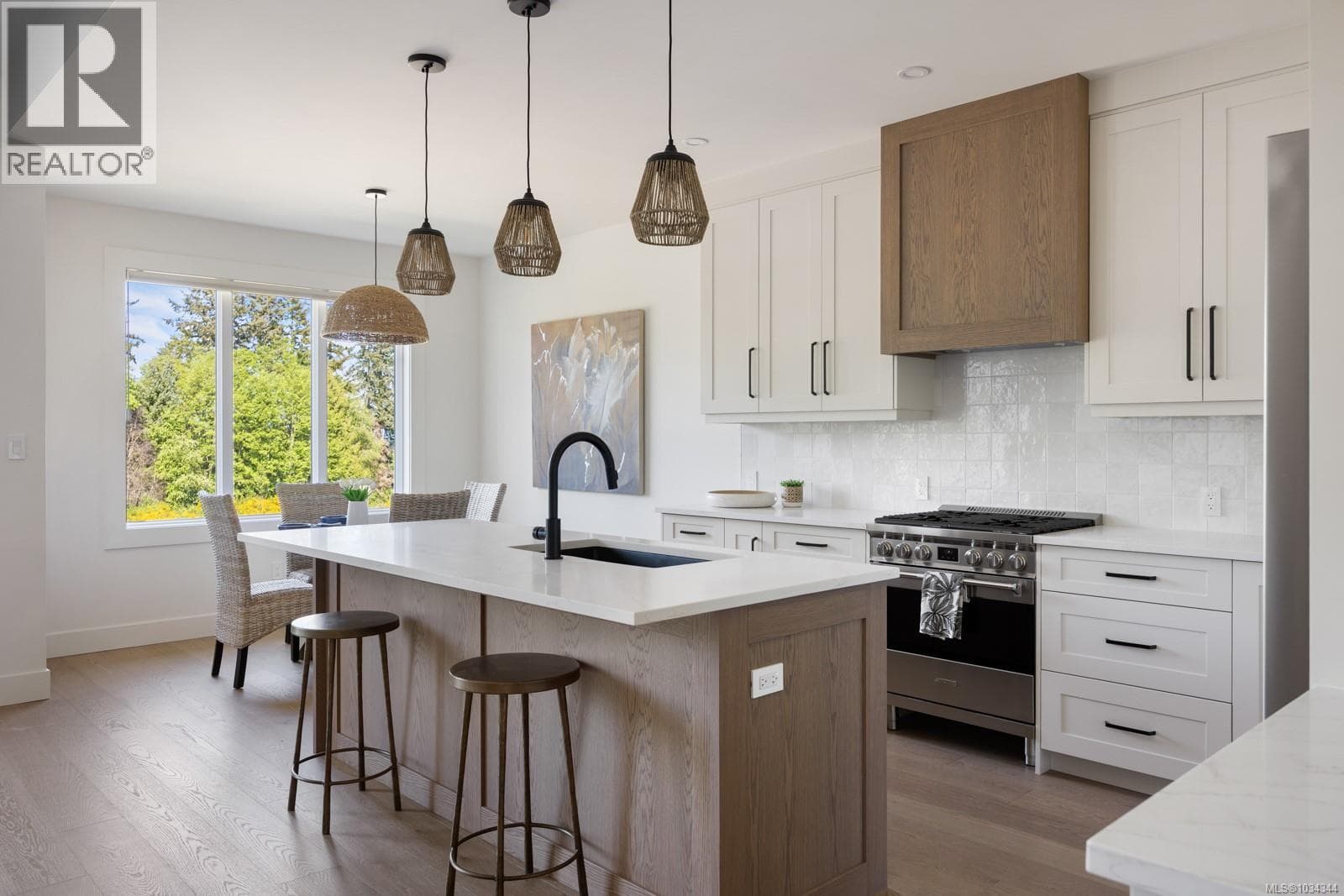 804 Salal St, Vancouver Island — photo 4