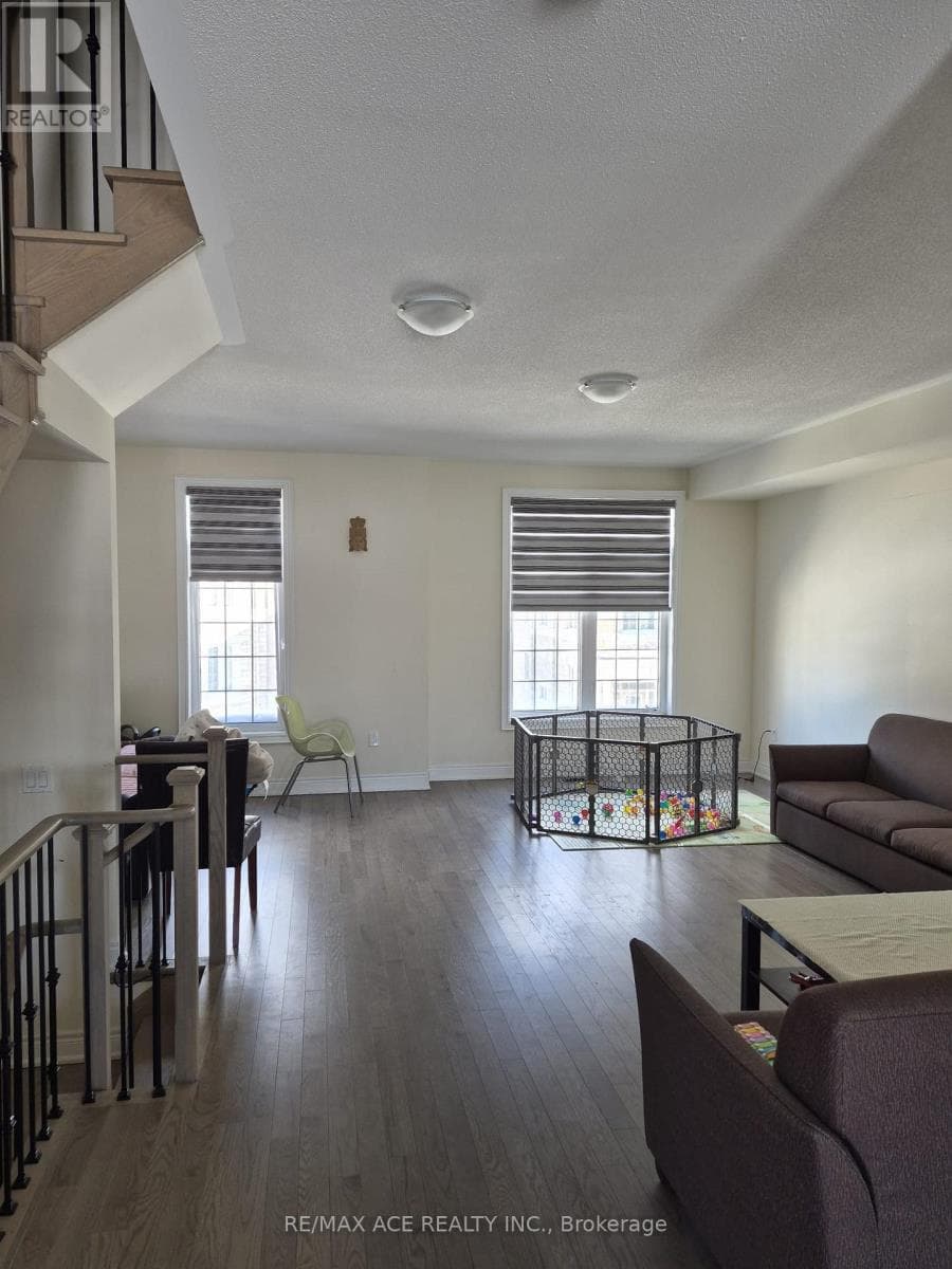 32 ANDRESS WAY in Markham East