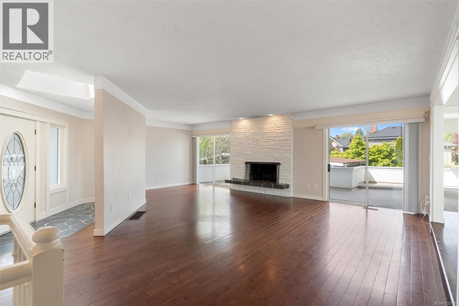 336 STANNARD AVENUE, Victoria — photo 3