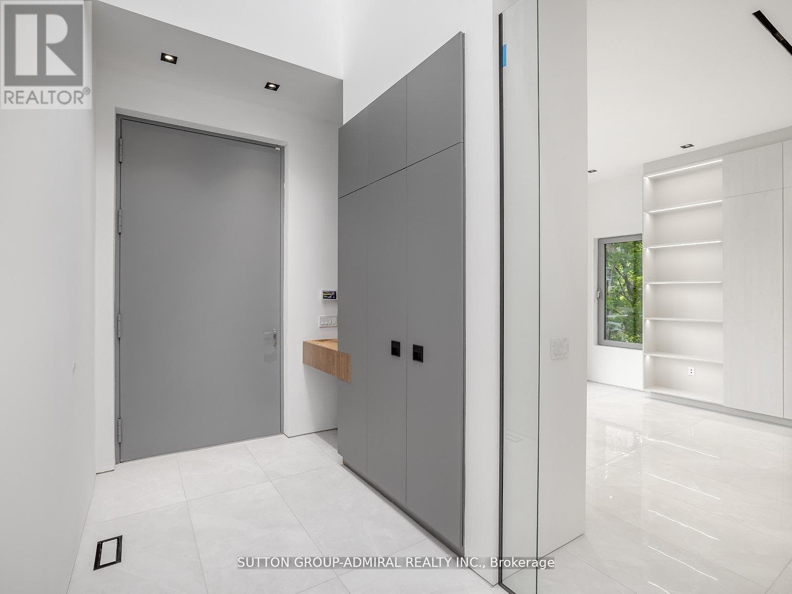 157 OLD FOREST HILL ROAD, Toronto — photo 2