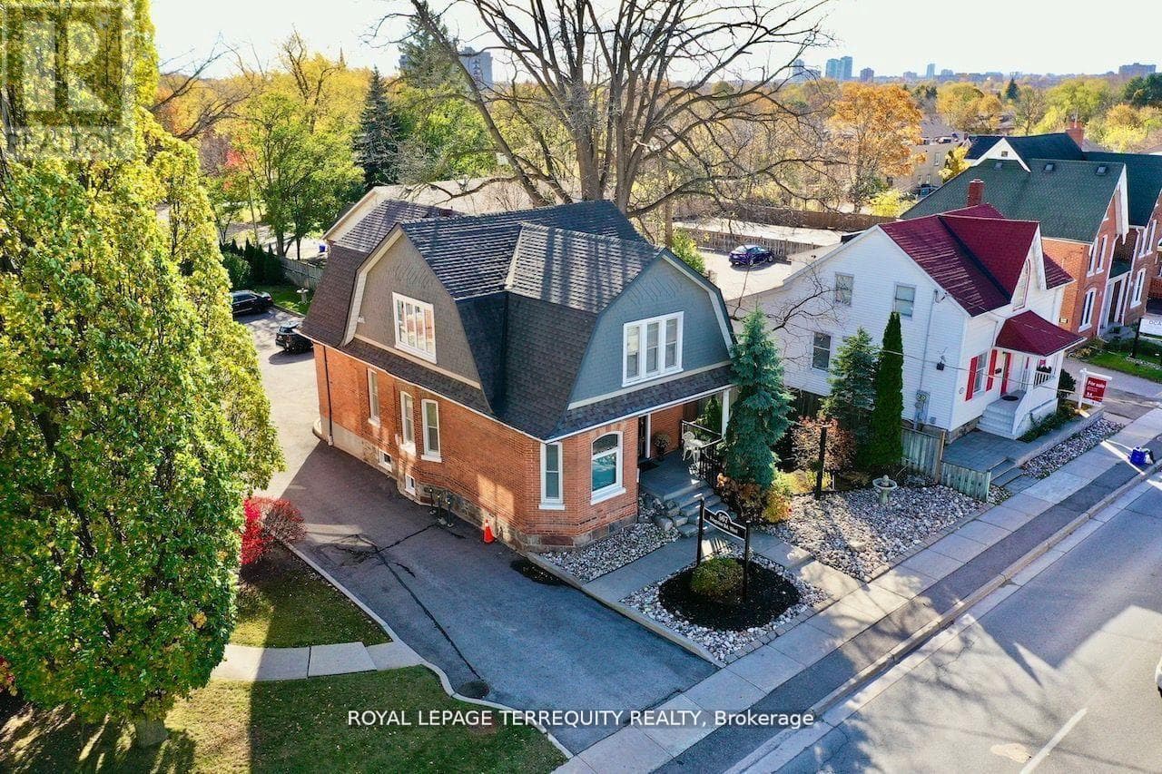 567 KINGSTON ROAD WEST in Village