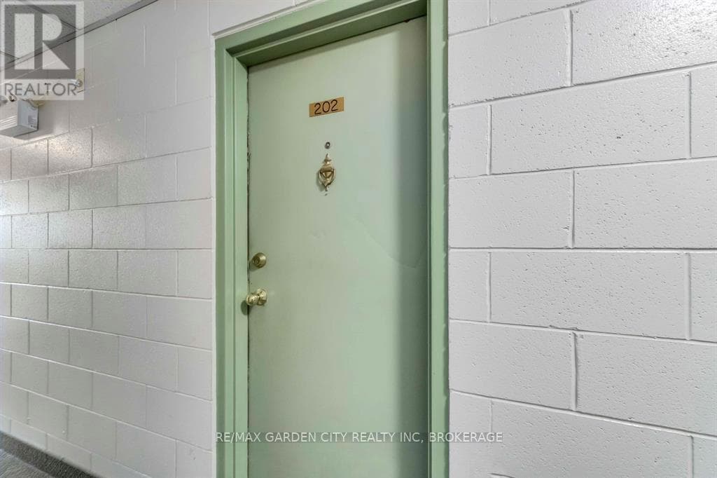 202 - 4692 CRYSLER AVENUE, Niagara — photo 4