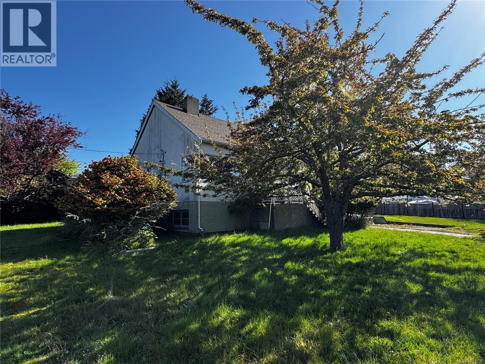 385 Kinver St in 
