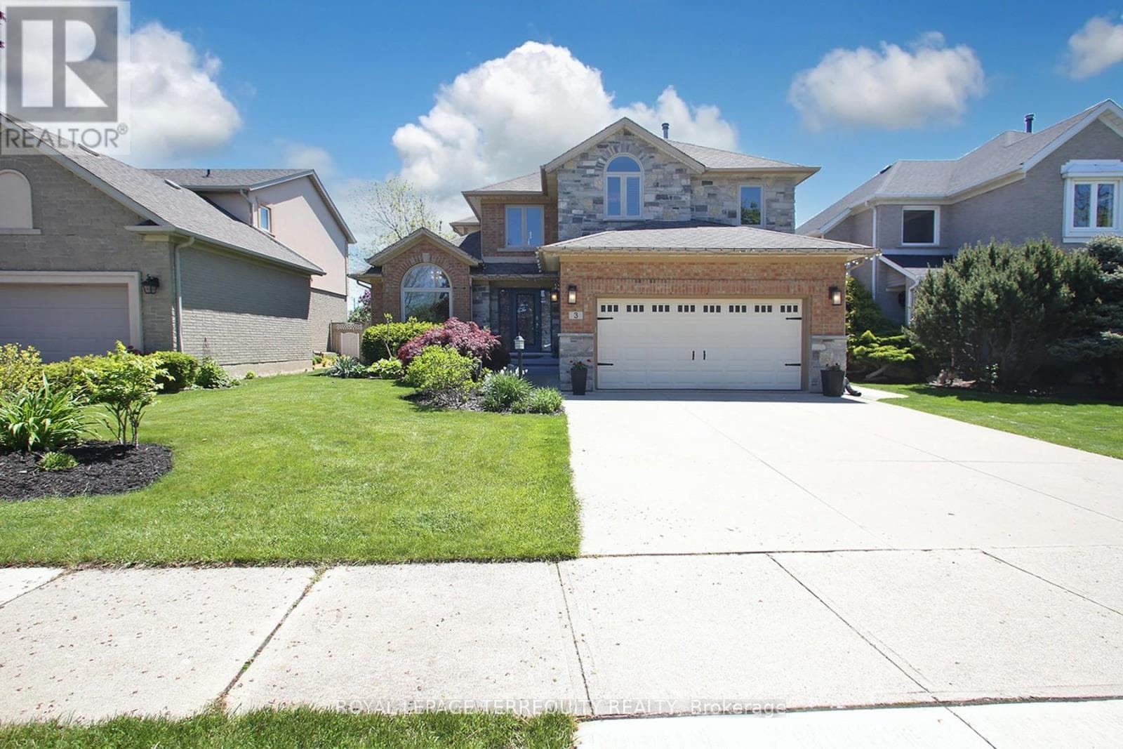 3 RIVIERA RIDGE in Winona North