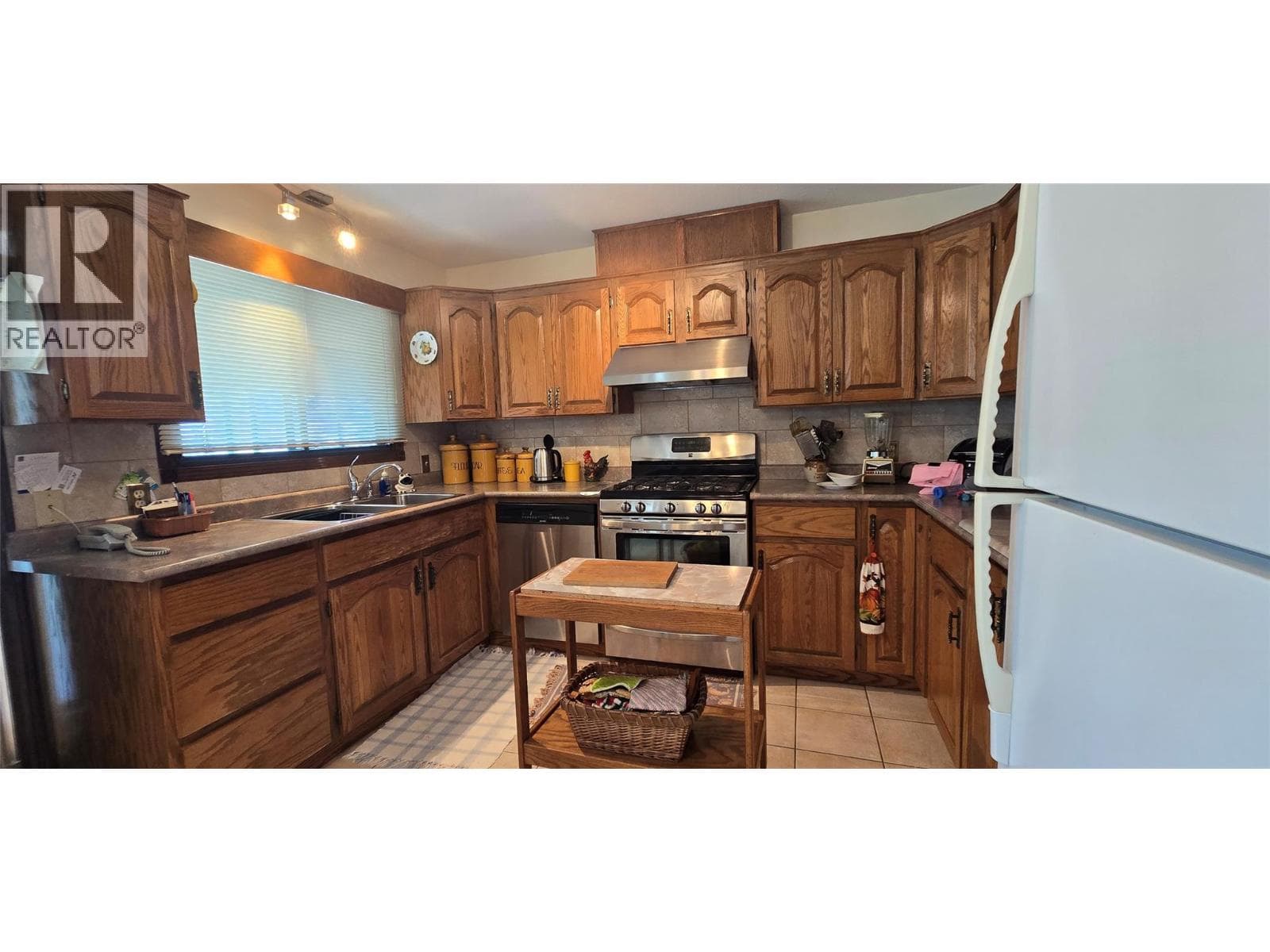 26 BAYVIEW CRESCENT, Interior REALTORS® — photo 5
