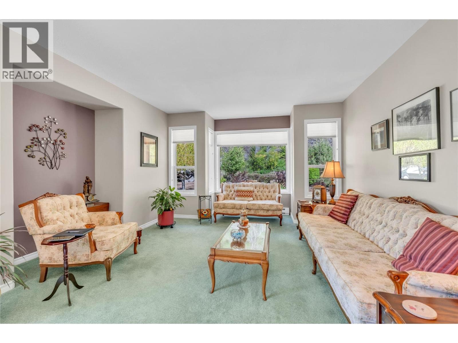 202 Range Road, Interior REALTORS® — photo 3