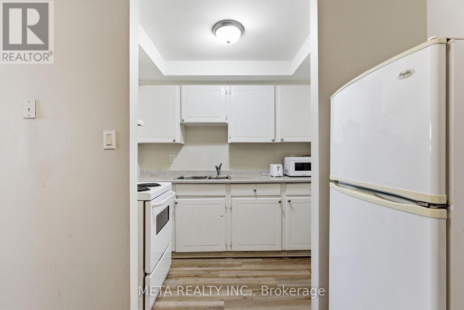 103 - 25 COLLEGE STREET E, Toronto — photo 3
