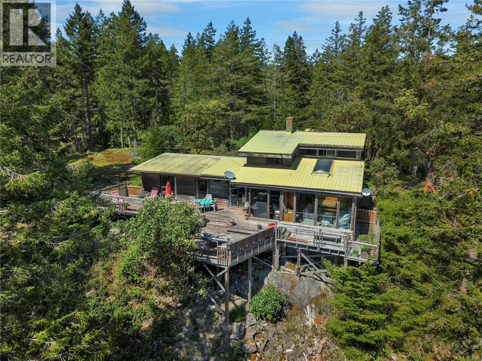 1395 Manzanita Rd, Vancouver Island — photo 5
