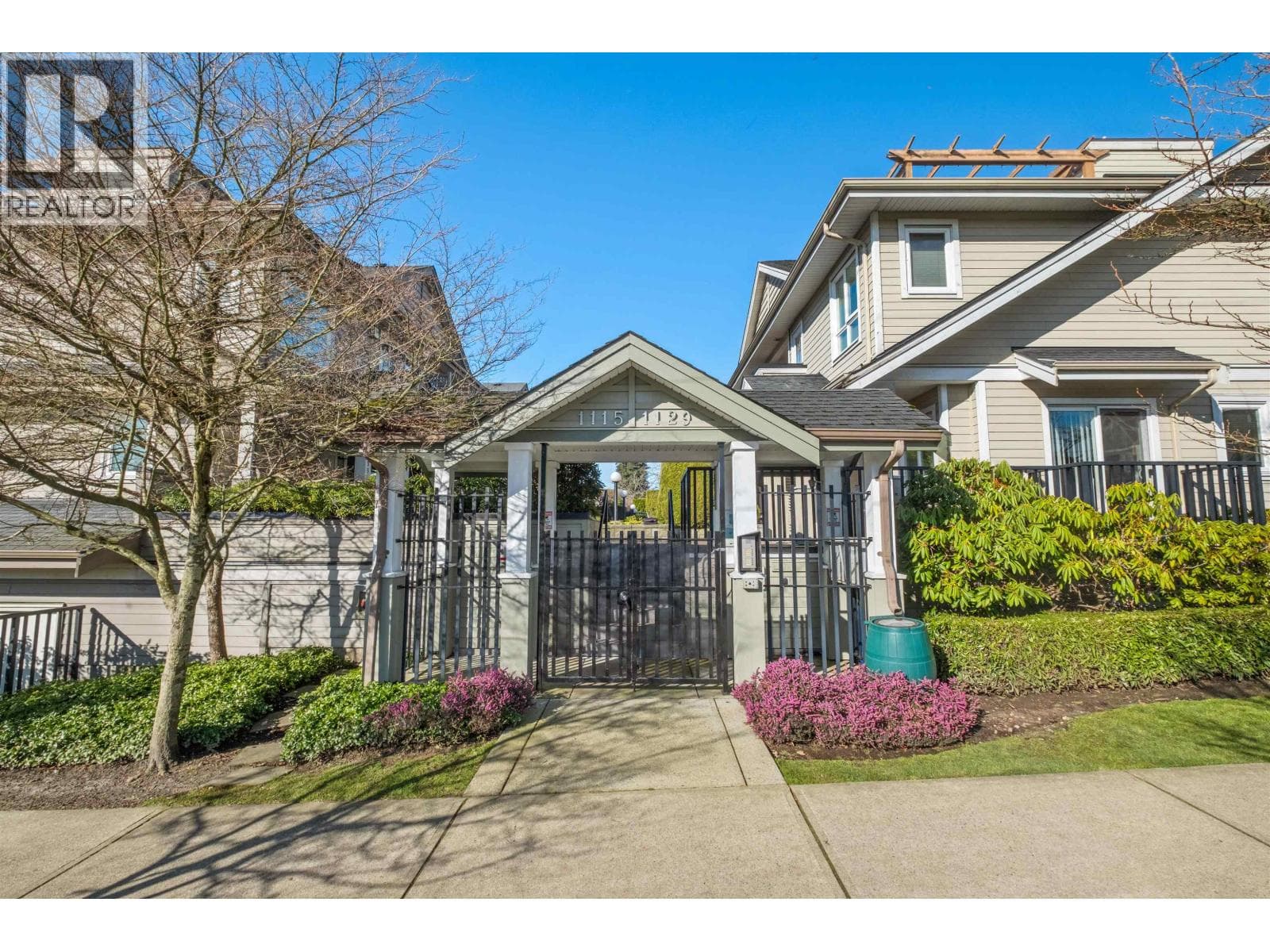 1127 ST. ANDREWS AVENUE in Central Lonsdale