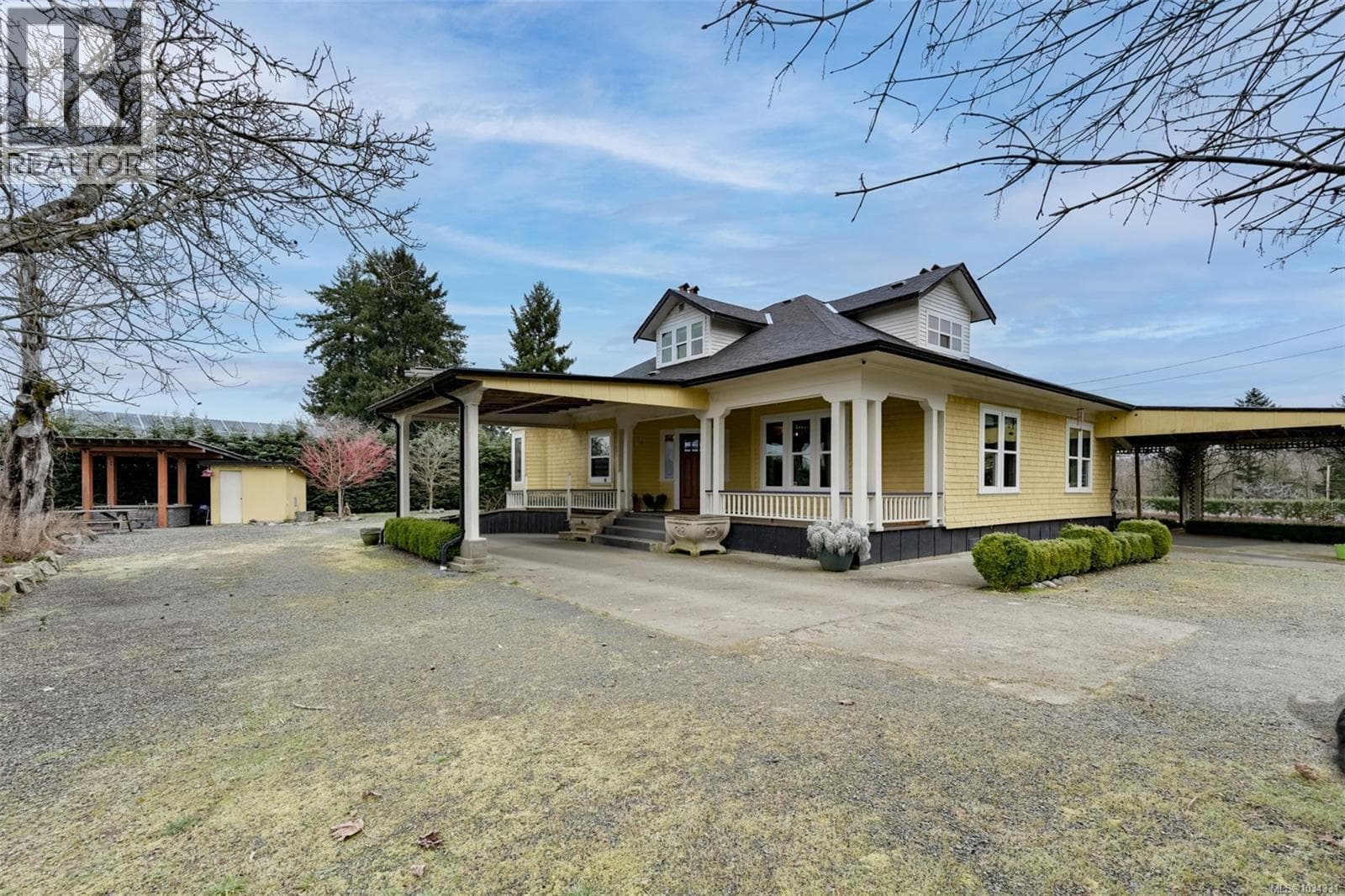 4890 Wilson Rd, Victoria — photo 2