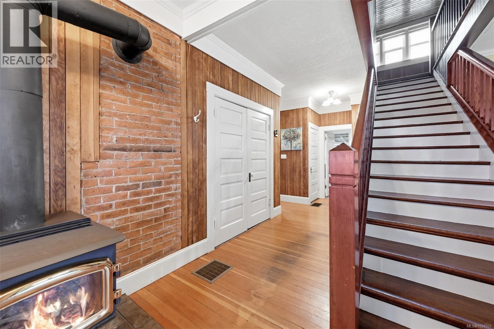 4890 Wilson Rd, Victoria — photo 3