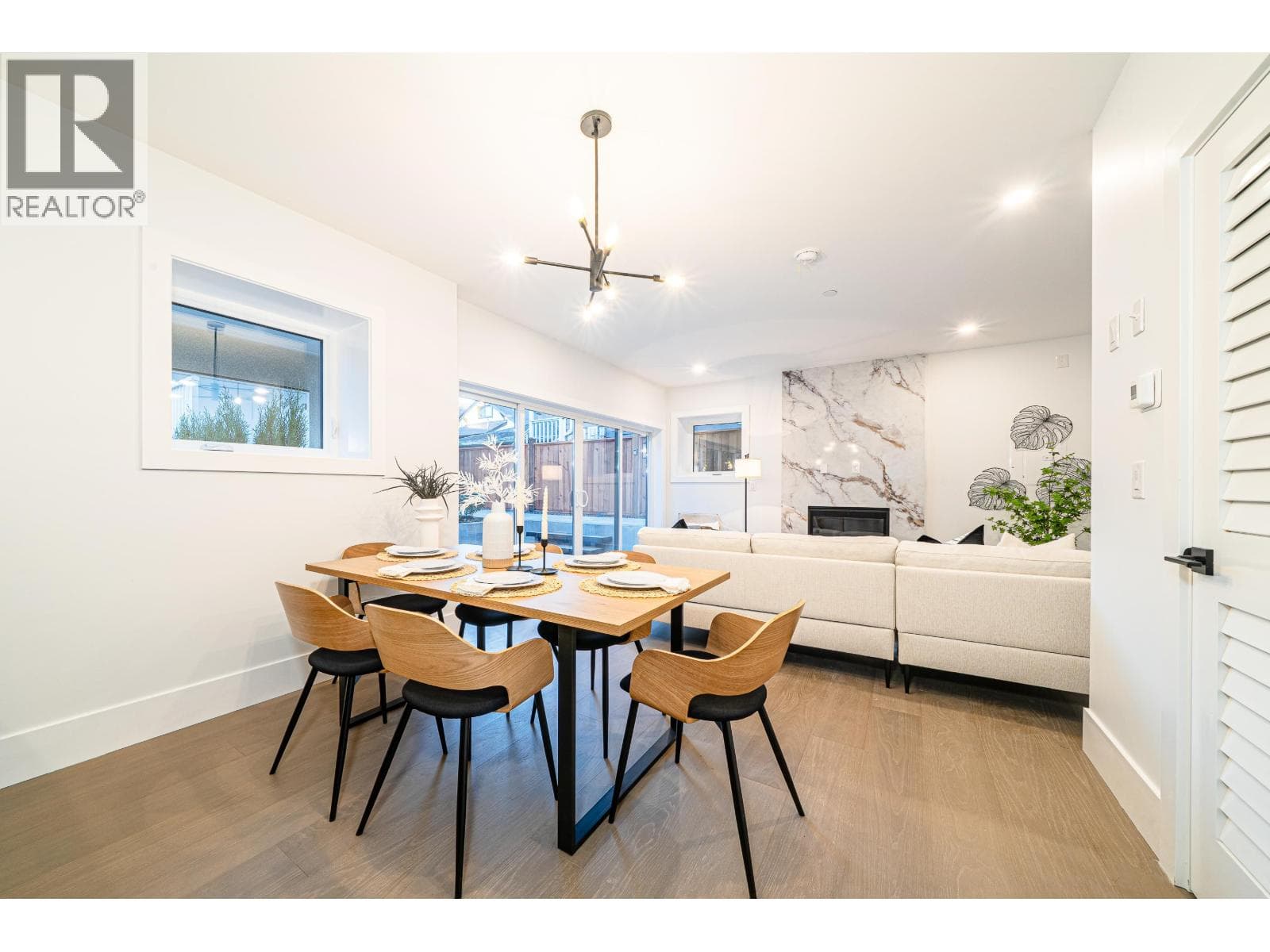 1 2735 W 8TH AVENUE, Greater Vancouver — photo 2