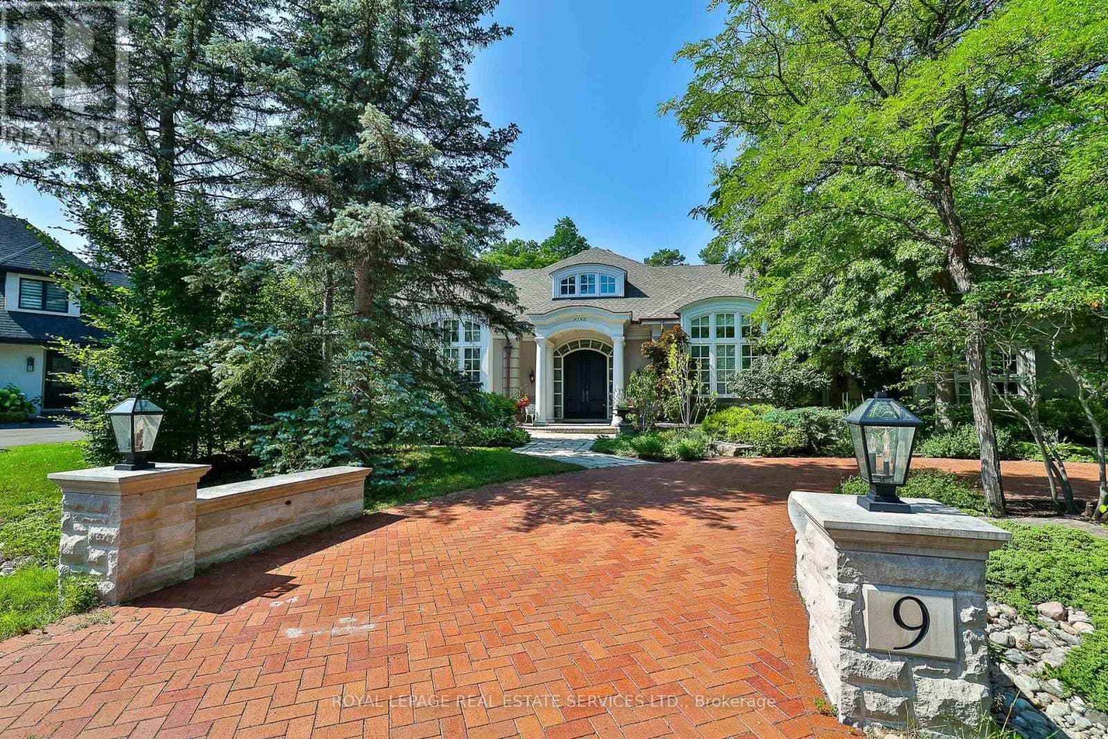 9 SEINECLIFFE ROAD, Toronto — photo 2